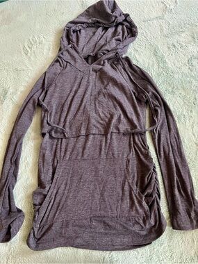 Lightweight Hooded Long Sleeve Nursing Top in Heathered Grey